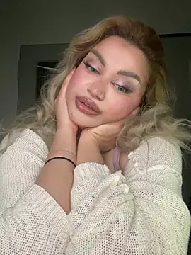Snapshot of EmiliaPetrova chatting on 02/15/25, 12:15 EmiliaPetrova online show from 02/15/25, 12:15