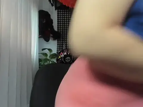 lorenitabella online show from 10/13/25, 08:31