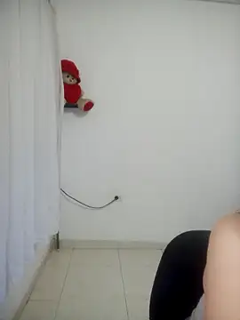 lorenitabella online show from 04/11/26, 09:24