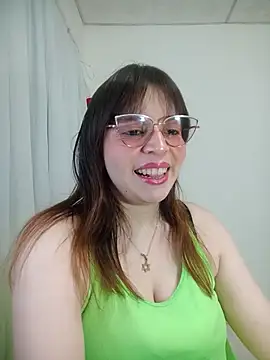 Snapshot of lorenitabella chatting on 07/20/26, 08:33 lorenitabella online show from 07/20/26, 08:33