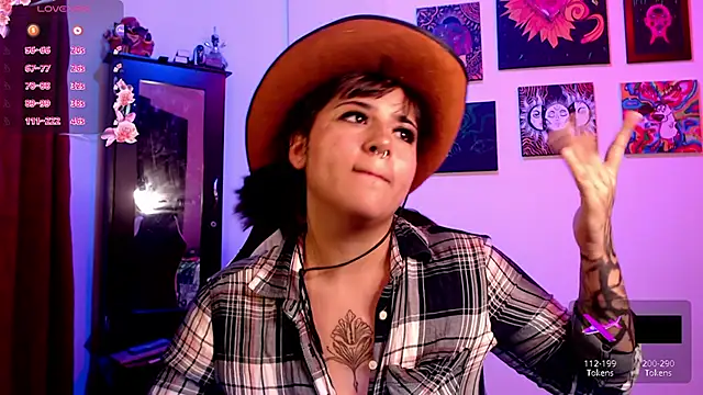 Snapshot of raven-gotic chatting on 02/05/25, 01:04 raven-gotic online show from 02/05/25, 01:04