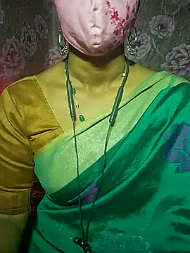 Snapshot of XBHUUME chatting on 01/23/25, 05:31 XBHUUME online show from 01/23/25, 05:31