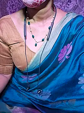 Snapshot of XBHUUME chatting on 02/07/25, 05:07 XBHUUME online show from 02/07/25, 05:07