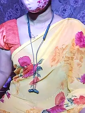 Snapshot of XBHUUME chatting on 03/18/25, 05:42 XBHUUME online show from 03/18/25, 05:42