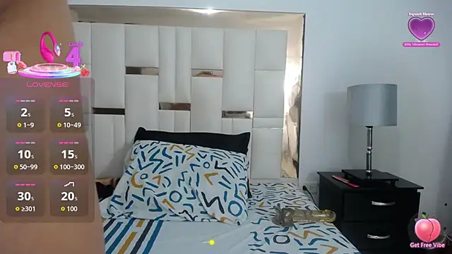 Snapshot of ambercordoba chatting on 12/19/25, 11:01 ambercordoba online show from 12/19/25, 11:01