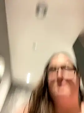 Rebecca Summer online show from 11/27/25, 07:21