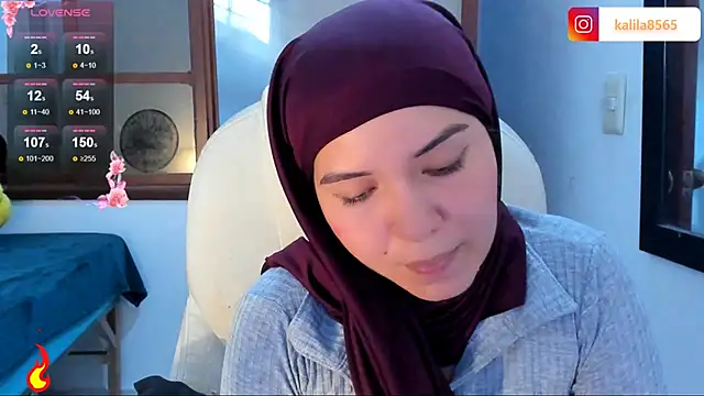 MatchedEyebrow online show from 10/22/25, 09:03