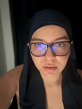 MatchedEyebrow online show from 11/21/25, 10:08