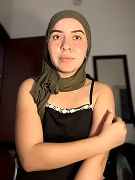 MatchedEyebrow online show from 04/20/26, 09:38