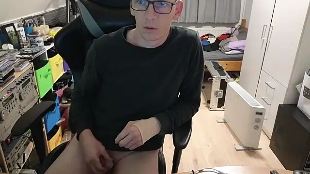 sexmenlion online show from 10/12/25, 08:52