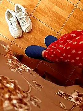 feet toes online show from 10/30/25, 05:53