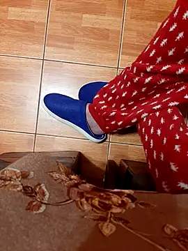 feet toes online show from 12/22/25, 05:48