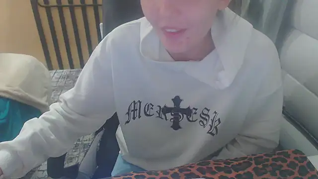 Snapshot of Laco-cO chatting on 10/27/25, 05:17 Laco-cO online show from 10/27/25, 05:17