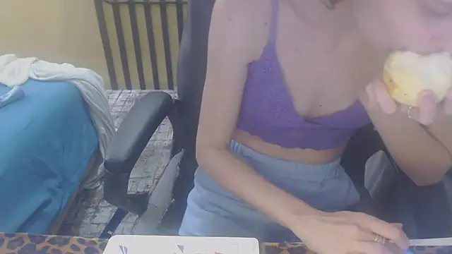 Snapshot of Laco-cO chatting on 11/09/25, 04:16 Laco-cO online show from 11/09/25, 04:16