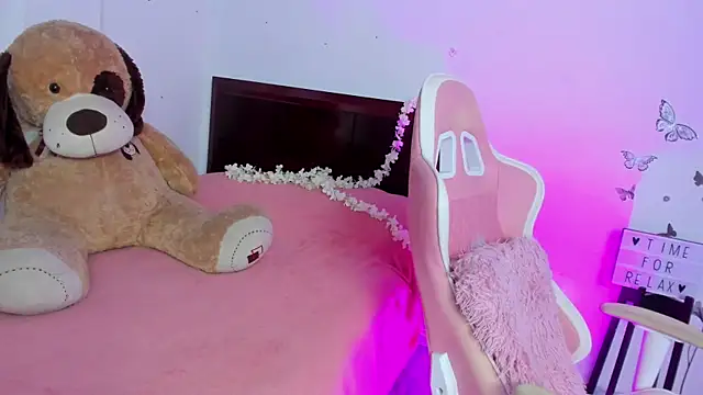 Blue Petite online show from 02/24/25, 06:47