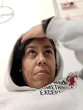 Molly newman6 online show from 11/25/25, 05:57