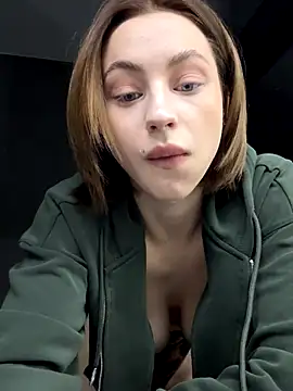 Camilla Railian online show from 11/02/25, 01:41