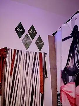 Snapshot of linalooove chatting on 09/29/25, 06:40 linalooove online show from 09/29/25, 06:40