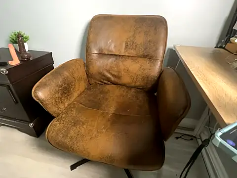 Snapshot of linalooove chatting on 09/29/25, 06:46 linalooove online show from 09/29/25, 06:46