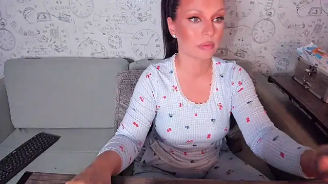 LondonBadGirl online show from 06/08/26, 08:42