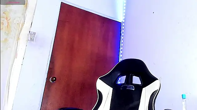 YeremiBrowm online show from 12/23/24, 11:49