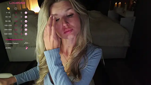 Snapshot of AngelMiaM chatting on 12/19/24, 10:10 AngelMiaM online show from 12/19/24, 10:10