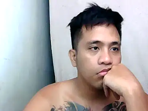 Thyler08 online show from 12/06/24, 08:26