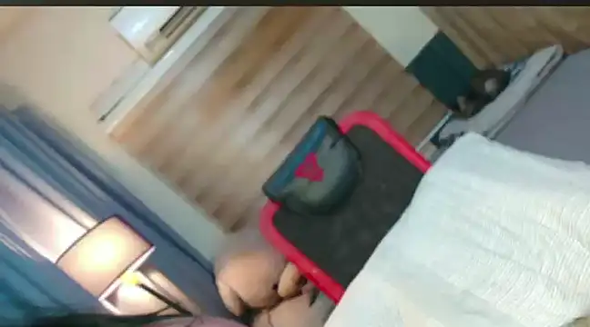 Snapshot of bella_maxwel chatting on 01/19/25, 05:15 bella maxwel online show from 01/19/25, 05:15