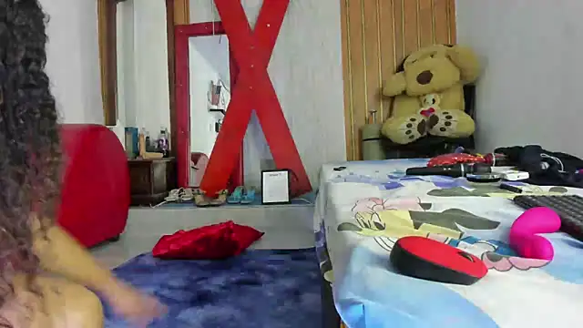 Lunastar02 online show from 04/20/26, 07:37