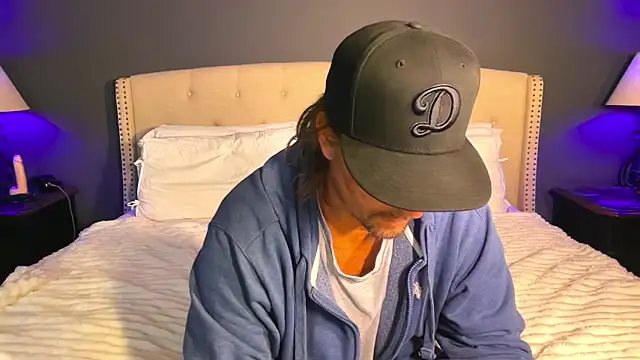 Snapshot of RyanRitchie chatting on 12/18/24, 02:53 RyanRitchie online show from 12/18/24, 02:53