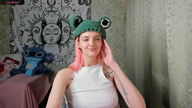 Snapshot of Cutie_Adelia chatting on 01/04/25, 12:59 Cutie Adelia online show from 01/04/25, 12:59