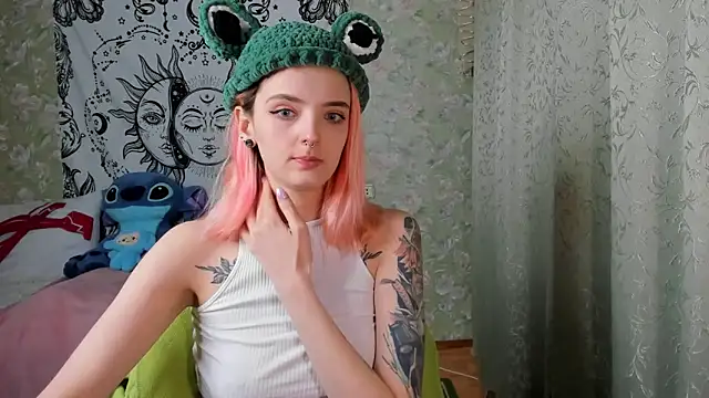 Snapshot of Cutie_Adelia chatting on 01/31/25, 11:46 Cutie Adelia online show from 01/31/25, 11:46
