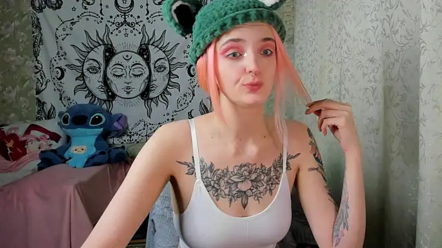 Snapshot of Cutie_Adelia chatting on 02/04/25, 10:43 Cutie Adelia online show from 02/04/25, 10:43