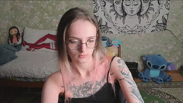 Snapshot of Cutie_Adelia chatting on 05/20/26, 04:35 Cutie Adelia online show from 05/20/26, 04:35