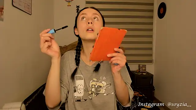 Snapshot of bellaa-w chatting on 12/03/24, 04:03 bellaa-w online show from 12/03/24, 04:03