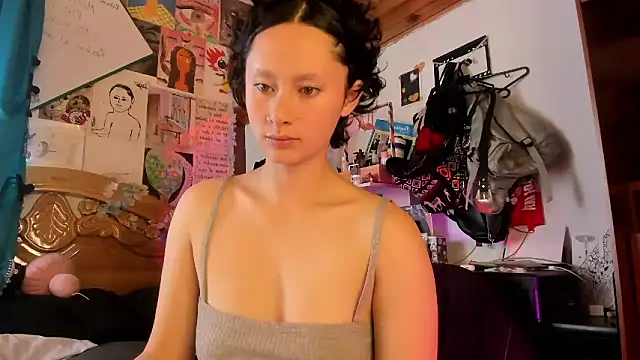 Snapshot of bellaa-w chatting on 01/09/26, 03:26 bellaa-w online show from 01/09/26, 03:26