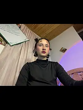 bellaa-w online show from 04/28/26, 02:49