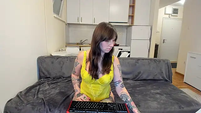 StacyTigerr online show from 01/12/25, 08:57