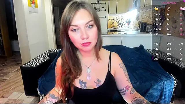 StacyTigerr online show from 11/14/25, 04:49