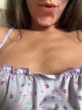 Emmabee123 online show from 04/10/26, 05:50