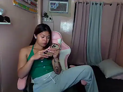 Snapshot of young_salsalita chatting on 07/03/26, 02:56 young salsalita online show from 07/03/26, 02:56