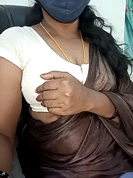 Tamil-hotwife online show from 04/04/26, 01:59