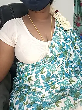 Snapshot of Tamil-hotwife chatting on 06/03/26, 05:40 Tamil-hotwife online show from 06/03/26, 05:40