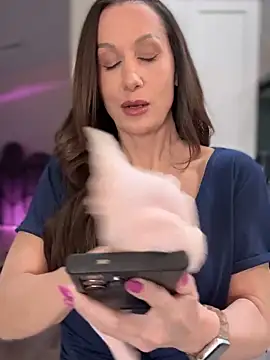 Fiona Kent  online show from 02/19/25, 12:35