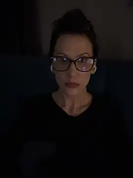 Fiona Kent  online show from 02/01/26, 02:21