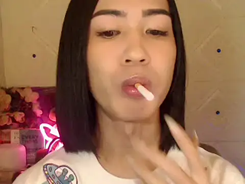 Snapshot of Lemonadexxx chatting on 03/07/25, 08:23 Lemonadexxx online show from 03/07/25, 08:23