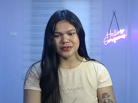 Snapshot of Miss_Ivanawolf chatting on 12/23/24, 02:24 Miss Ivanawolf online show from 12/23/24, 02:24