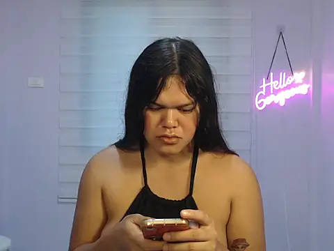 Snapshot of Miss_Ivanawolf chatting on 12/24/24, 04:00 Miss Ivanawolf online show from 12/24/24, 04:00