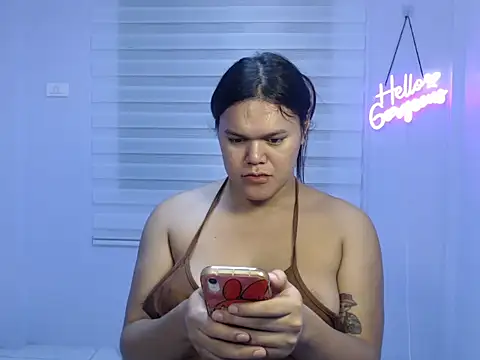 Snapshot of Miss_Ivanawolf chatting on 01/04/25, 12:05 Miss Ivanawolf online show from 01/04/25, 12:05