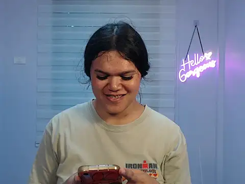 Snapshot of Miss_Ivanawolf chatting on 02/15/25, 08:44 Miss Ivanawolf online show from 02/15/25, 08:44